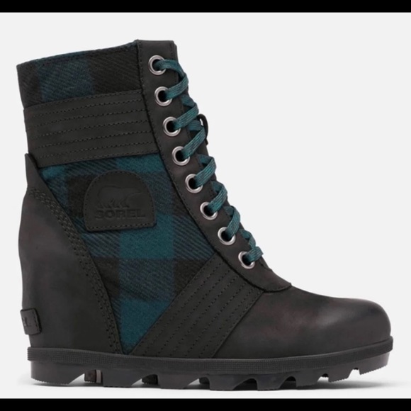 Sorel ankle lace up waterproof snow proof boots. SOLD!! - Picture 1 of 9